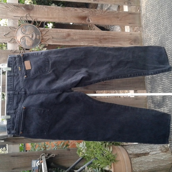 Men's faded black  size 40-32 good condition wranglers - Picture 1 of 11